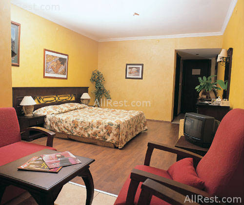 Romance Hotel 8
